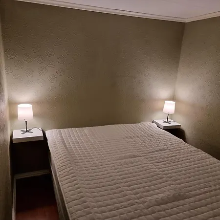 Kjellerleilighet Egen Inngang. דירה Stange