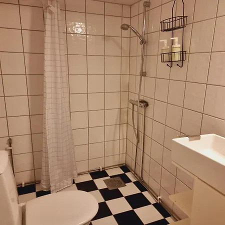 Kjellerleilighet Egen Inngang. * Stange