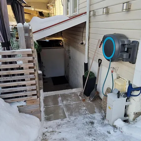 Kjellerleilighet Egen Inngang. *