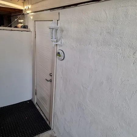 Kjellerleilighet Egen Inngang. *