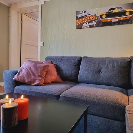 Kjellerleilighet Egen Inngang. דירה