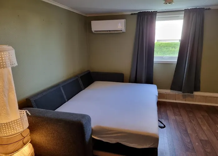 Kjellerleilighet Egen Inngang. Apartamento Stange