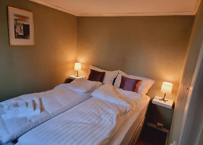 Kjellerleilighet Egen Inngang. Apartamento *