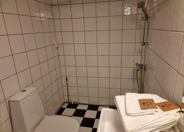 Lejlighed Kjellerleilighet Egen Inngang.