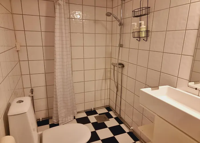 Kjellerleilighet Egen Inngang. * Stange