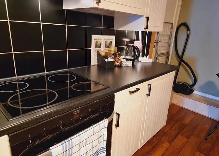 Apartamento Kjellerleilighet Egen Inngang.