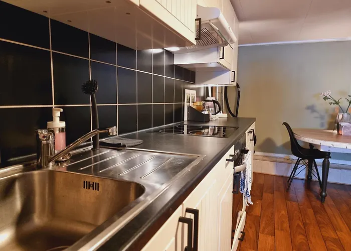 Kjellerleilighet Egen Inngang. Apartamento Stange