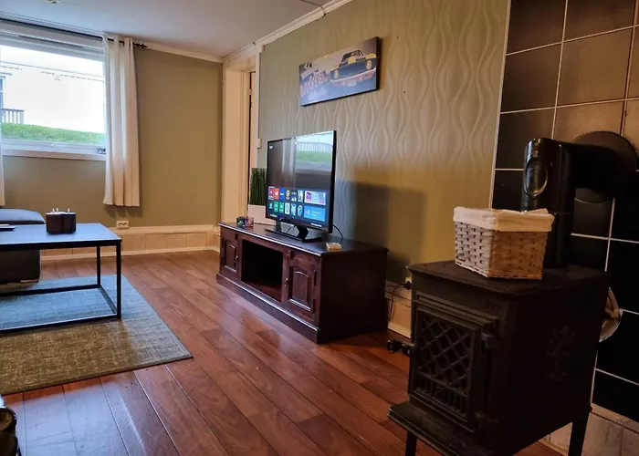 Apartamento Kjellerleilighet Egen Inngang.